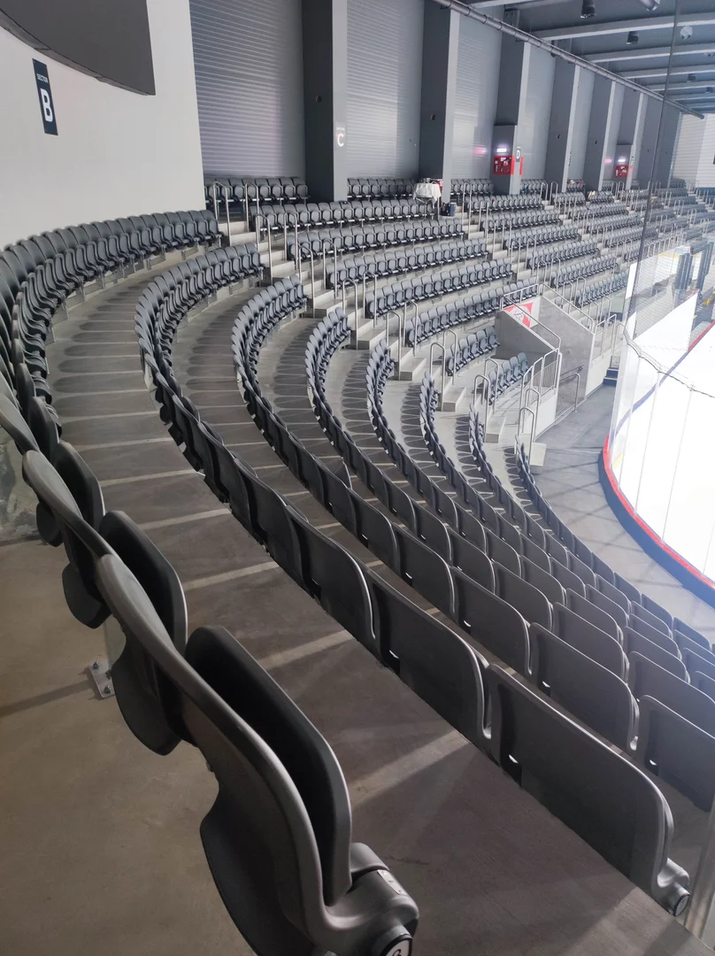 Remete Ice Arena - Photo 3