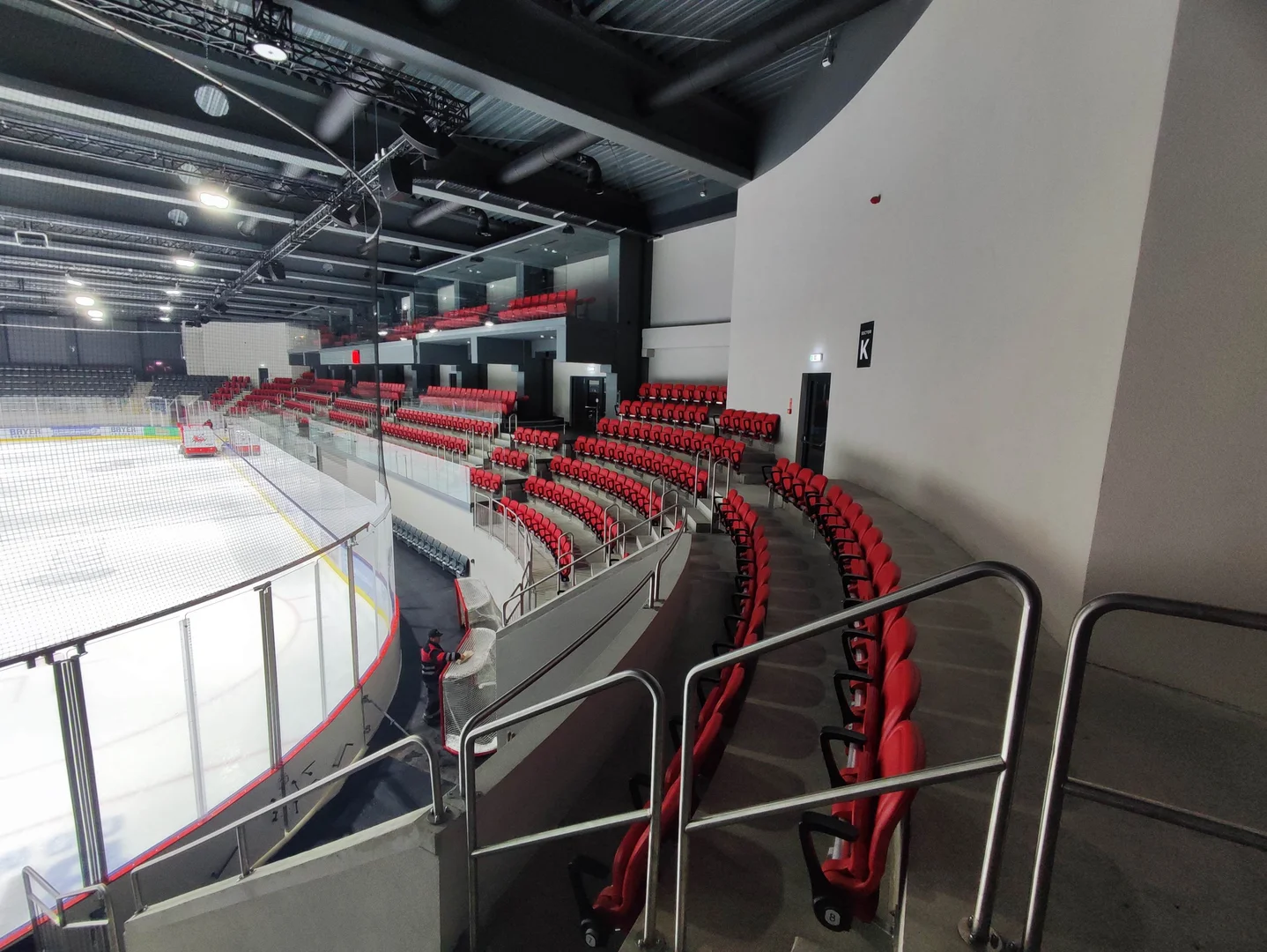 Remete Ice Arena - Photo 5