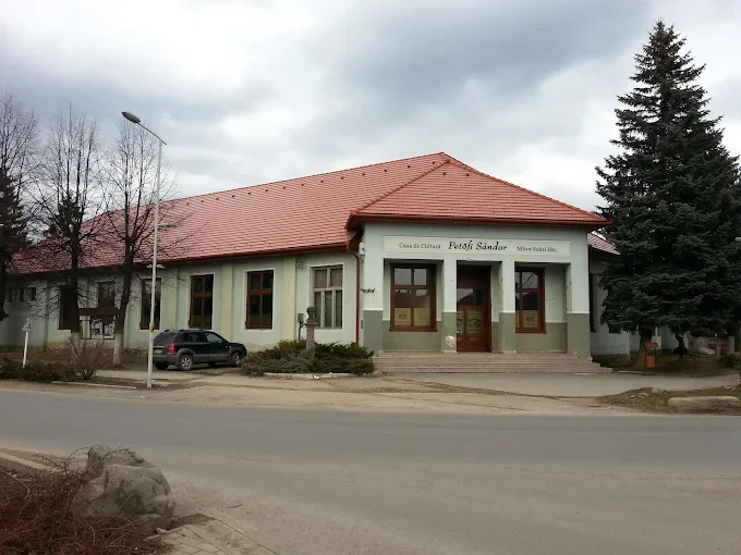 Petőfi Sándor Művelődési Ház - Gyergyóalfalu - Photo 2